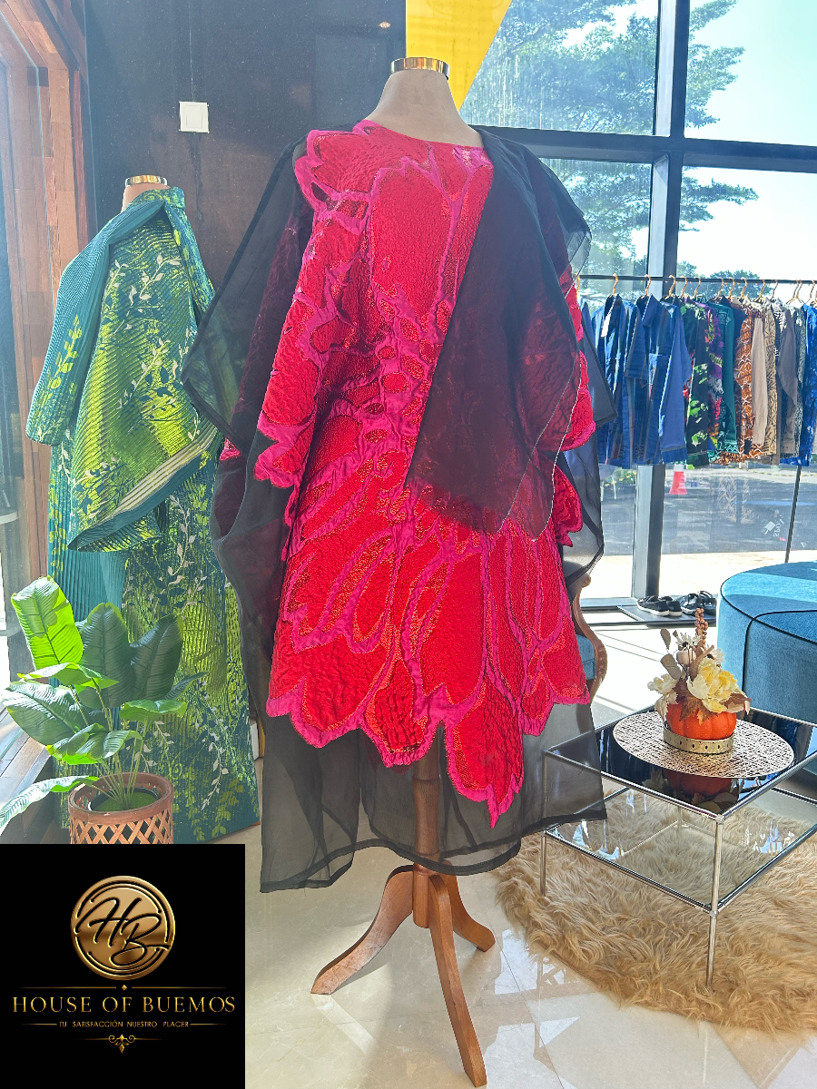 Más que vender ropa, ofrecemos una experiencia de estilo. Encontrarás moda africana exclusiva, telas de calidad y accesorios cuidadosamente seleccionados para realzar tu personalidad. — foto 2