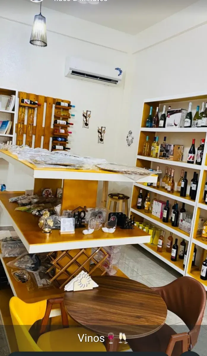 Vinos,vasos, posa vasos, porta servilletas, abridores electricos,porta vinos etc